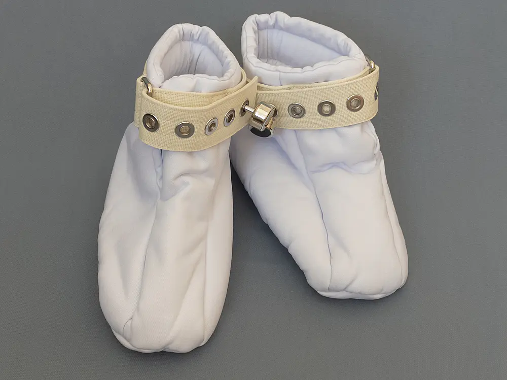 Пинетки / Бондажные ботинки (2/2)