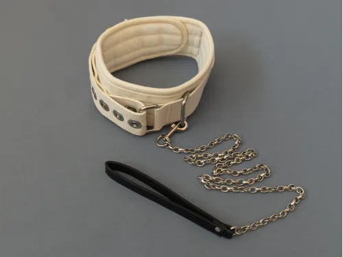 Белый ошейник